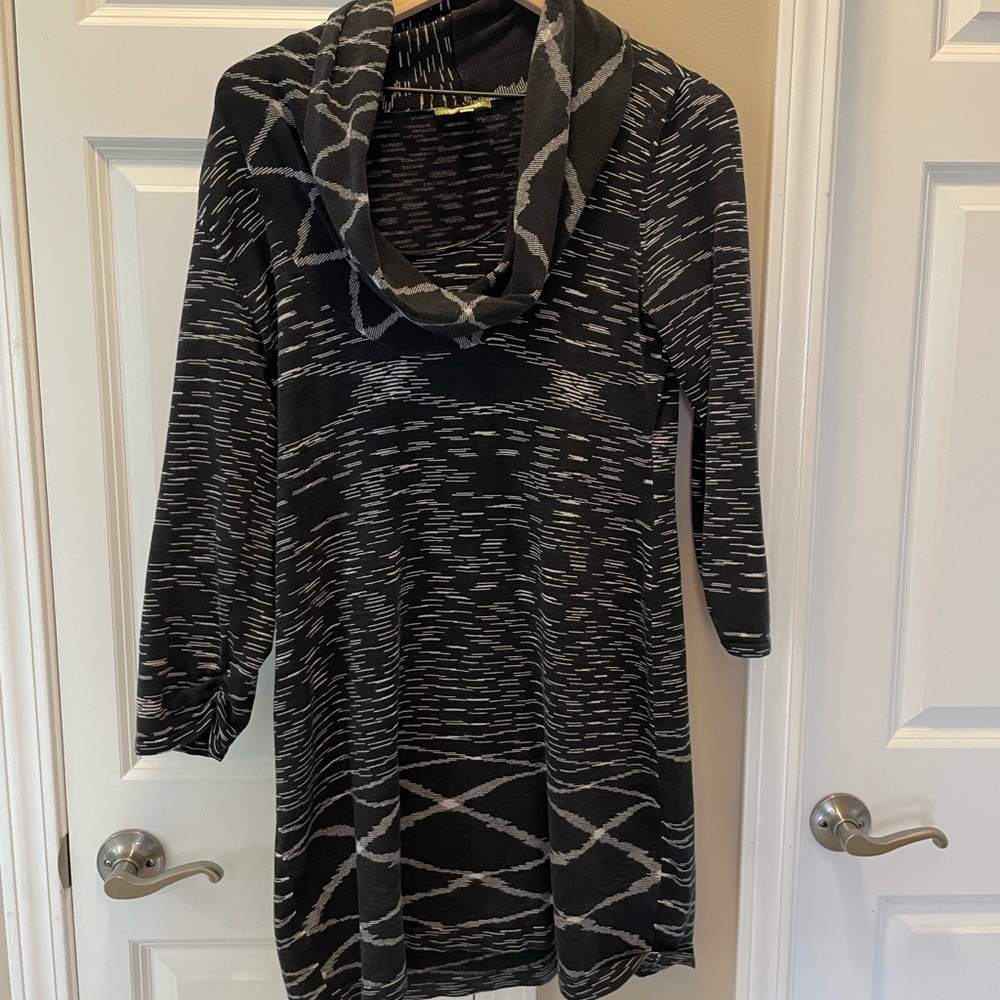 Lightweight sweater dress/tunic Giani Bini
